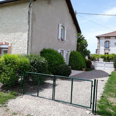 Gite Aux Lauriers Lacroix-sur-Meuse Esterno foto