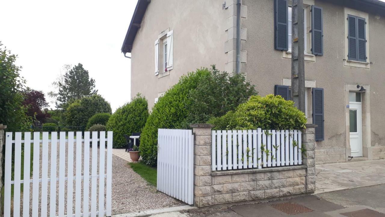 Gite Aux Lauriers Lacroix-sur-Meuse Esterno foto