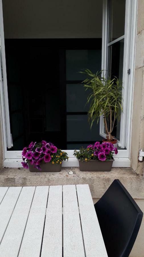 Gite Aux Lauriers Lacroix-sur-Meuse Esterno foto